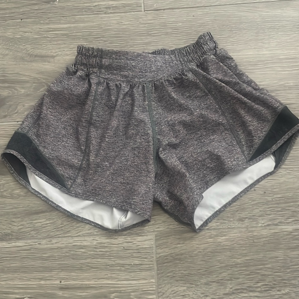 Lululemon hotty hot shorts heather grey size 2 in great conditions!